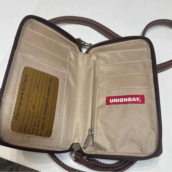 Unionbay crossbody wallet purse. Never used. No tags. Owl print. Wristlet - Picture 5 of 10